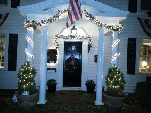 Bed & Breakfast A Williamsburg White House Inn