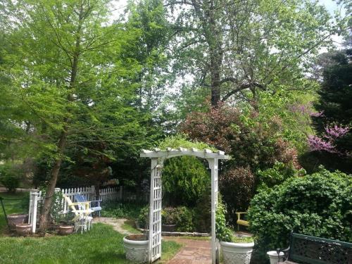 Bed & Breakfast A Williamsburg White House Inn