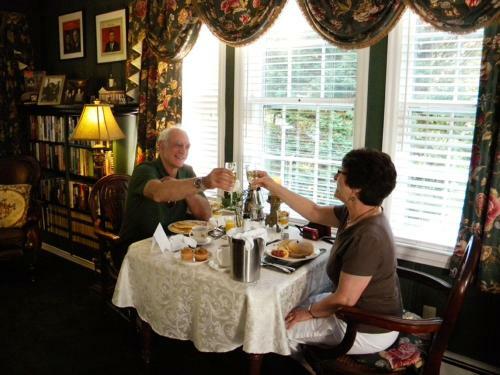 Bed & Breakfast A Williamsburg White House Inn