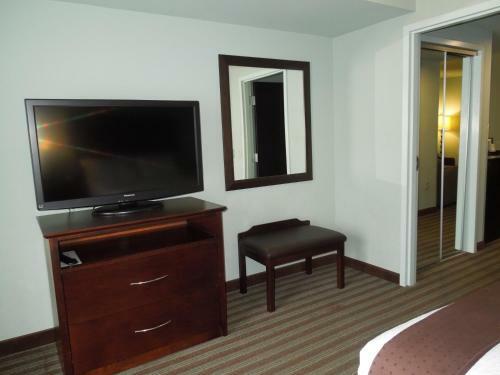 Holiday Inn Hotel & Suites Gateway