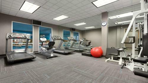 Holiday Inn Hotel & Suites Gateway