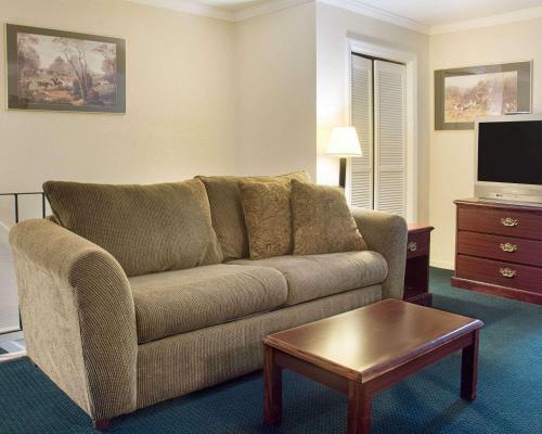 Hotel Rodeway Inn & Suites Williamsburg