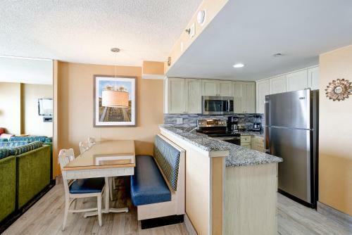 Boardwalk Resort Hotel And Villas