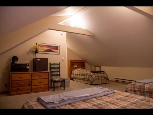 Whittaker's Motel & Historic Bunkhouse