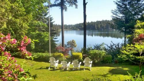 Oyster Bay Manor