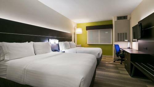 Holiday Inn Express Hotel & Suites Everett
