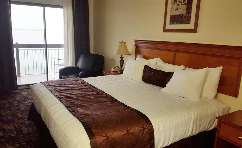 Best Western Plus Lake Front Hotel