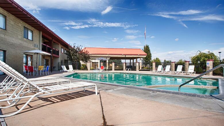 Best Western Plus Lake Front Hotel