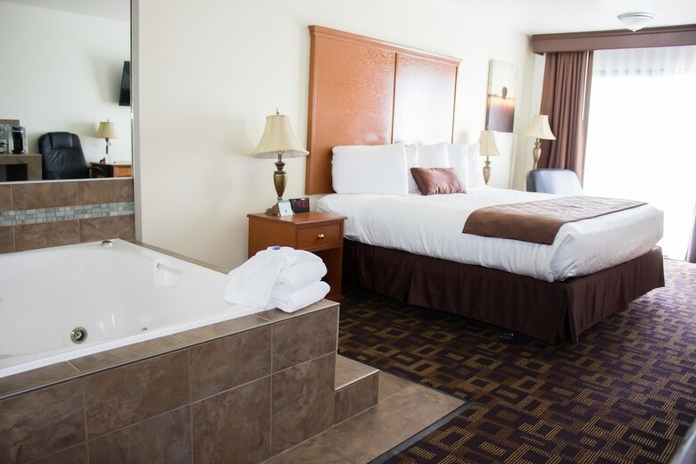 Best Western Plus Lake Front Hotel