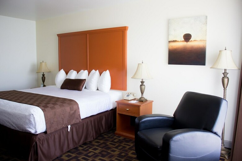 Best Western Plus Lake Front Hotel