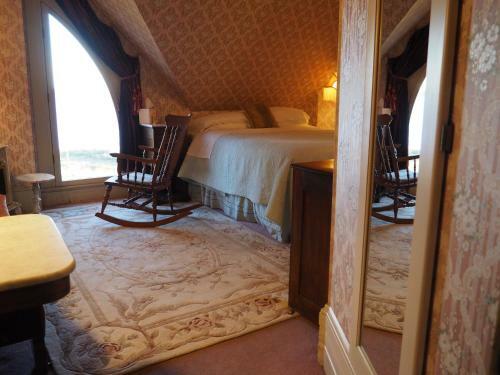 Bed & Breakfast Old Consulate Inn