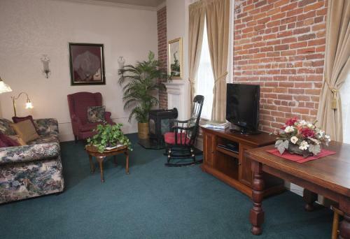 Bishop Victorian Hotel