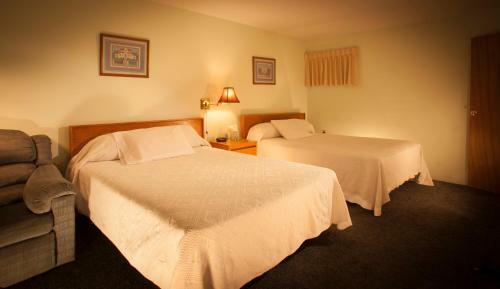 Colonial Motel