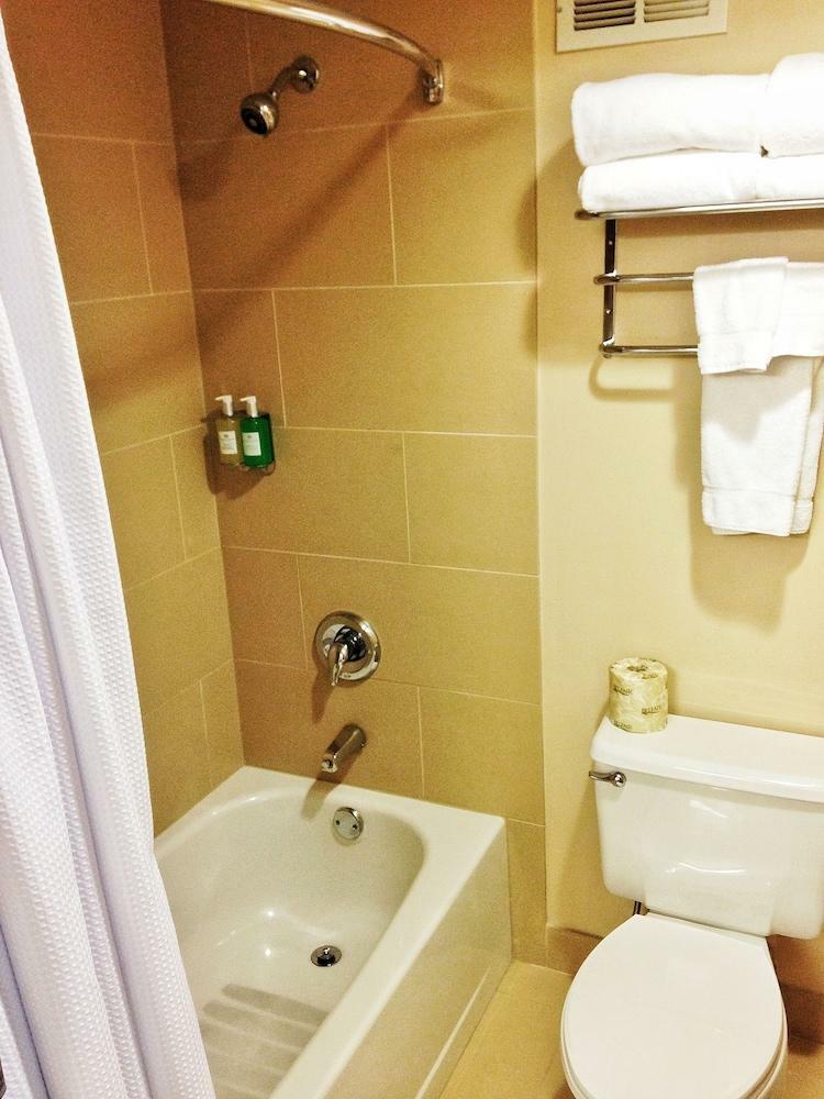 Coast Wenatchee Center Hotel