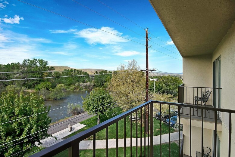 Hotel Oxford Suites Yakima