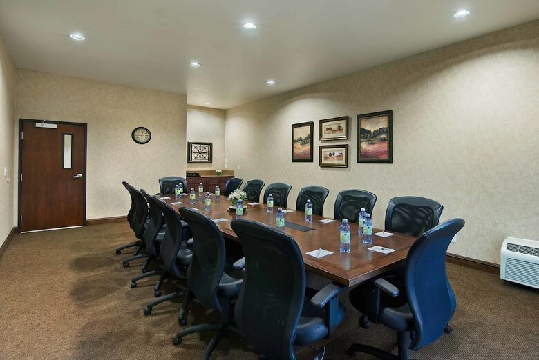 Hotel Oxford Suites Yakima