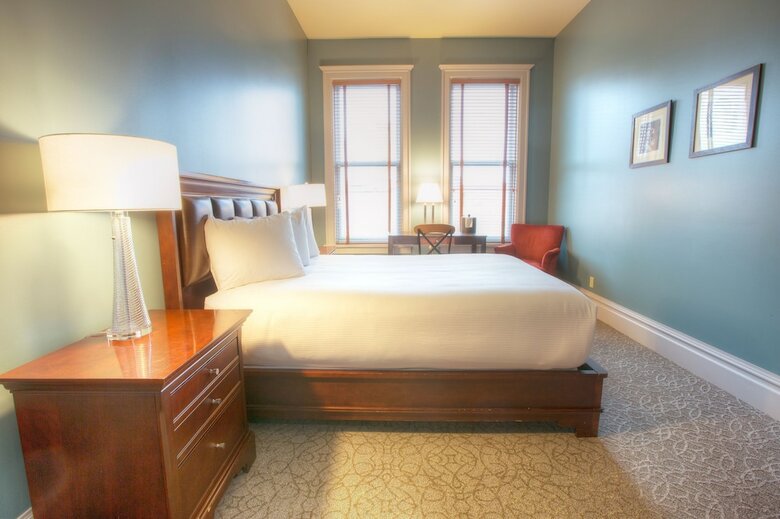 Montvale Hotel
