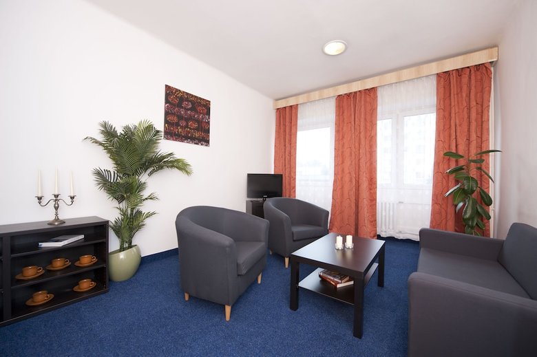 Hotel Plus