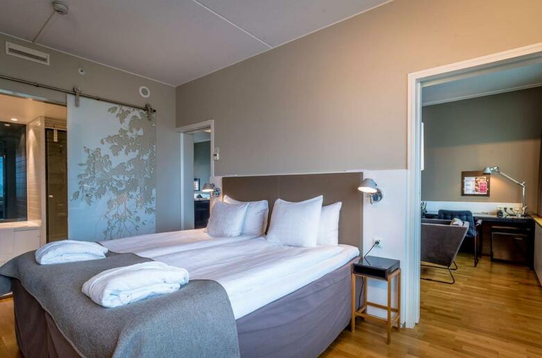 Hotel Rica Talk