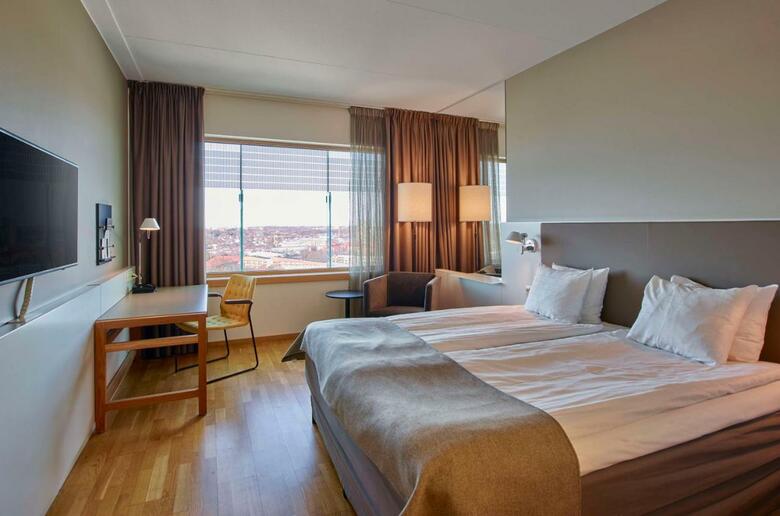 Hotel Rica Talk