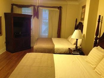 Marqueen Hotel