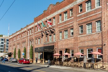 Marqueen Hotel