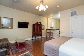 Marqueen Hotel