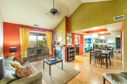 Hotel Powderwood Condominiums