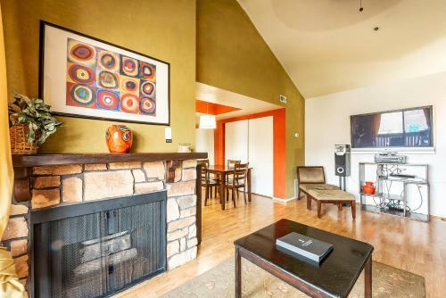 Hotel Powderwood Condominiums