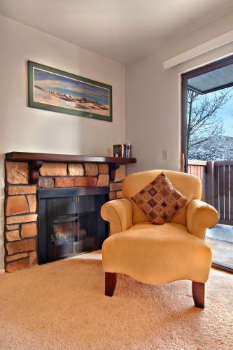 Hotel Powderwood Condominiums
