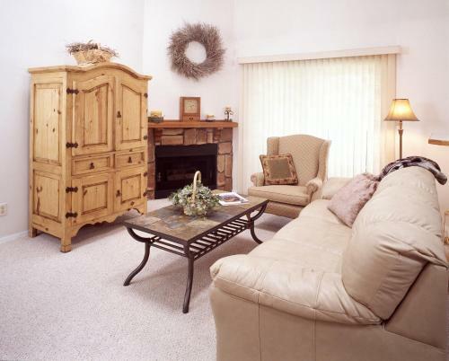 Hotel Powderwood Condominiums