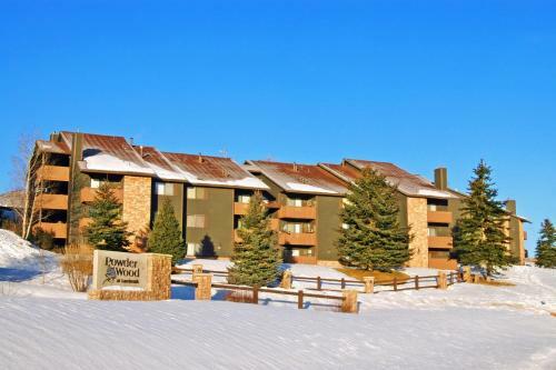Hotel Powderwood Condominiums