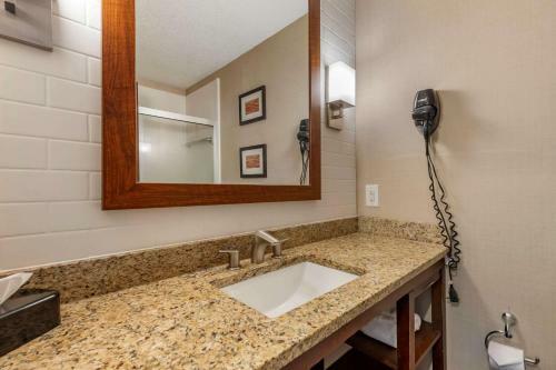 Hotel Comfort Inn & Suites