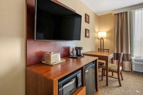 Hotel Comfort Inn & Suites