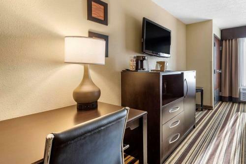Hotel Comfort Inn & Suites