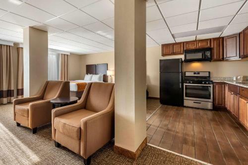 Hotel Comfort Inn & Suites