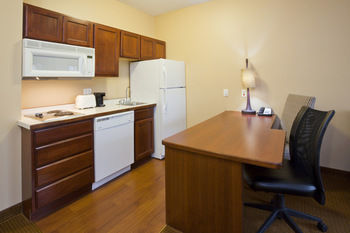 Grandstay Hotel & Suites