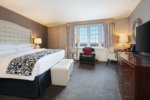 Pfister Hotel