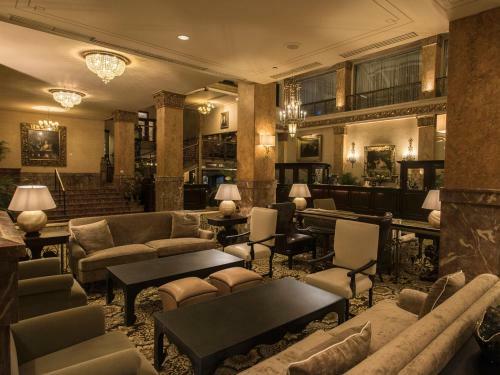 Pfister Hotel