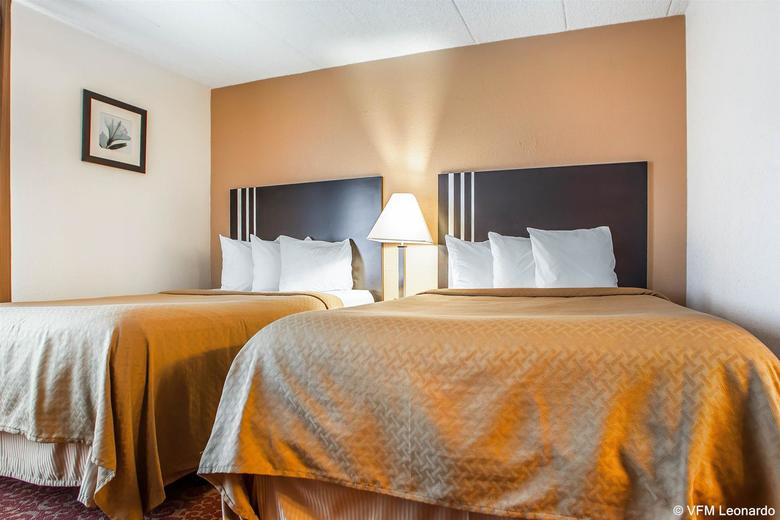Hotel Quality Suites Milwaukee Airport