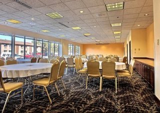 Hotel Quality Suites Milwaukee Airport