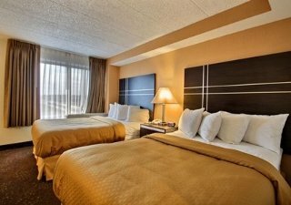 Hotel Quality Suites Milwaukee Airport