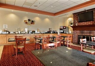 Hotel Quality Suites Milwaukee Airport