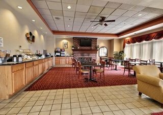 Hotel Quality Suites Milwaukee Airport