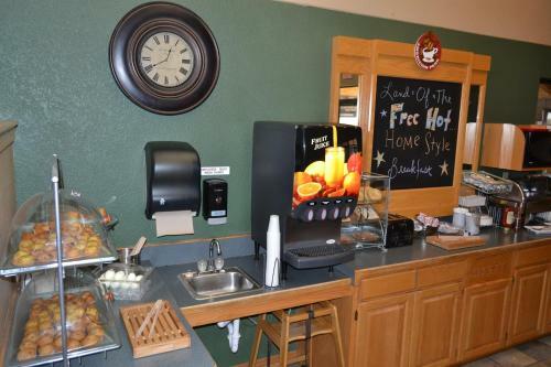Cobblestone Hotel And Suites - Wisconsin Rapids