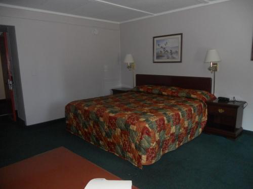Motel Rapids Inn & Suites