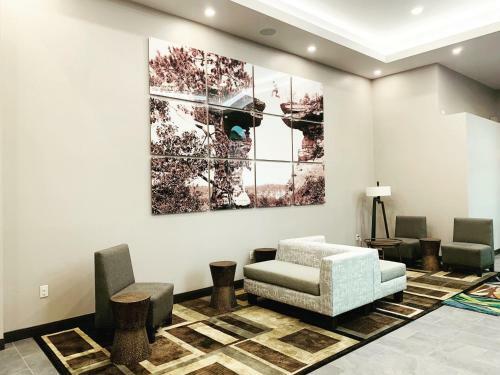 Alakai Hotel & Suites