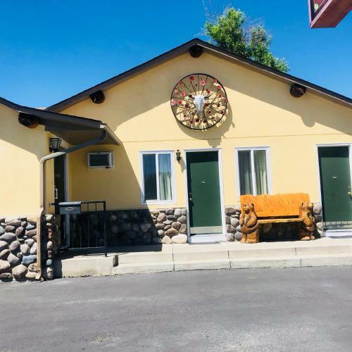 Motel A Western Rose