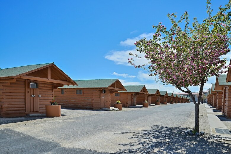 Hotel Buffalo Bill Cabin Village