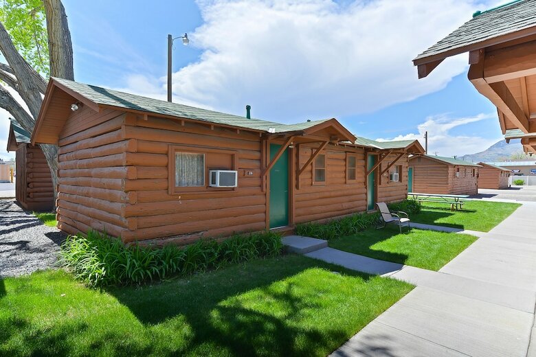 Hotel Buffalo Bill Cabin Village